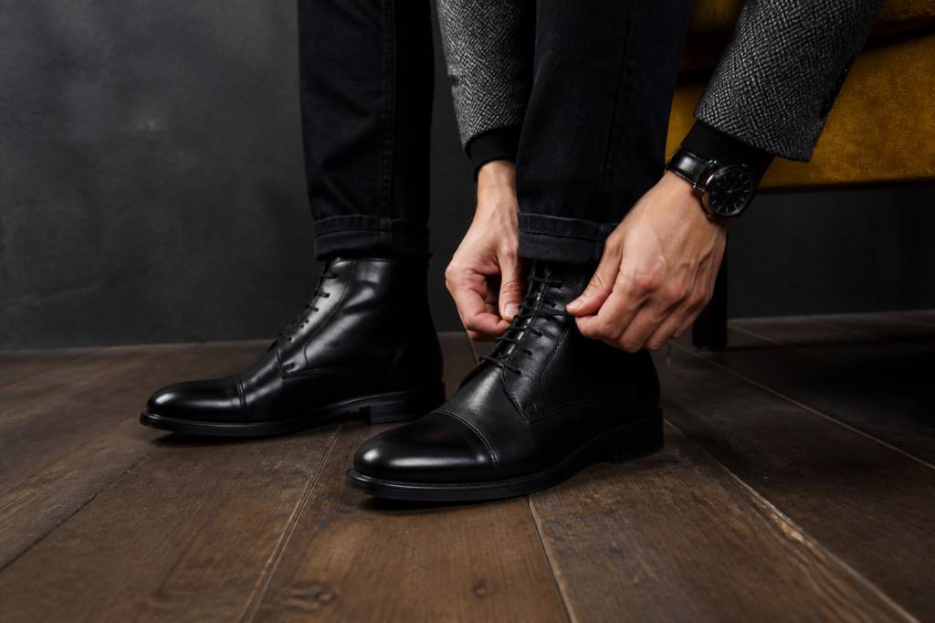 Scarpa inglese: eleganza e stile per sembrare più alti
